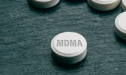 Molly tablet in hindi|Ecstasy एक विवादास्पद Drug